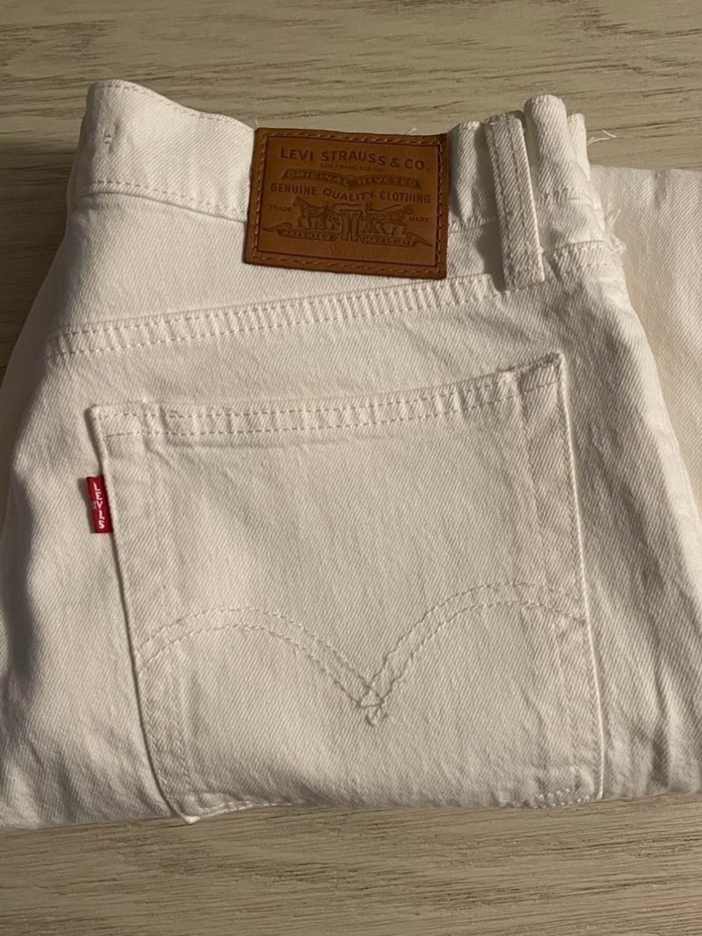 Levi's White Denim Jeans - Classic Fit